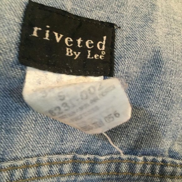 Vintage Riveted by Lee Sm Women's preowned 90s Jean Jacket. - Picture 6 of 6
